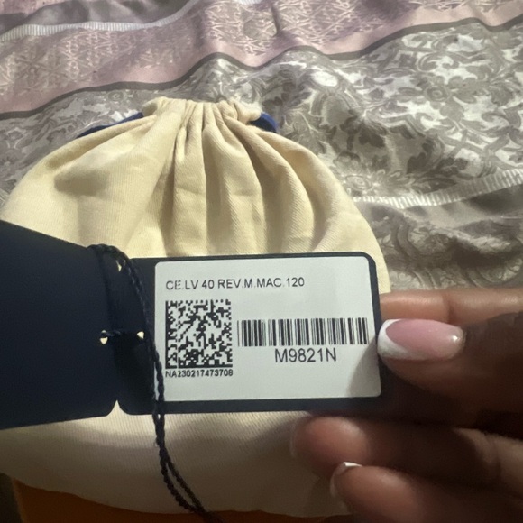 LV Initiales 40mm Reversible - Picture 5 of 10